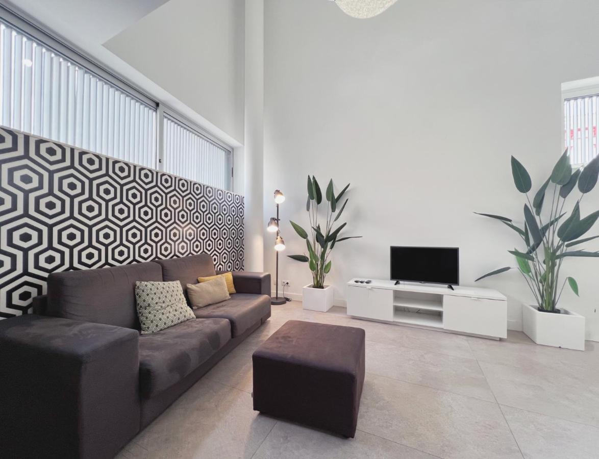 Stay U-Nique Apartments Pellaires バルセロナ エクステリア 写真