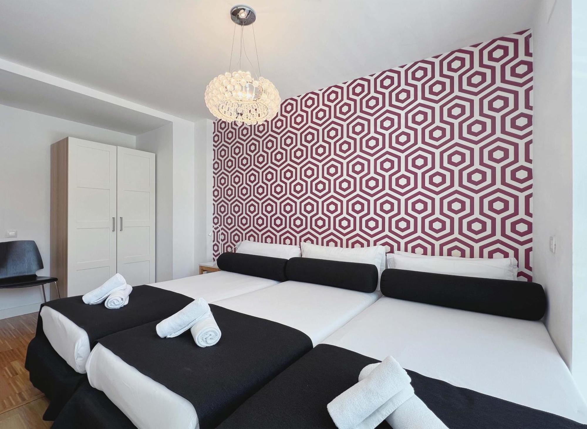 Stay U-Nique Apartments Pellaires バルセロナ エクステリア 写真